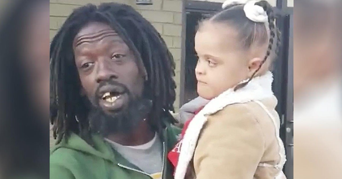 homeless-man-sings-with-girl-with-down-syndrome