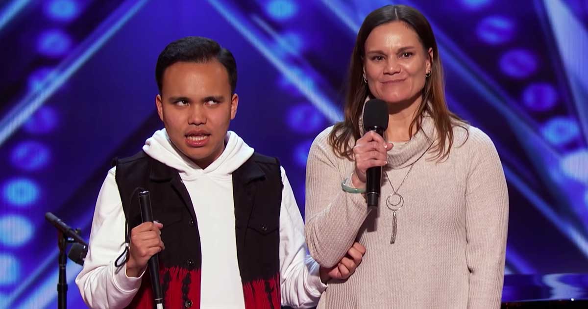 Blind And Autistic Kodi Lee Earns First AGT Golden Buzzer