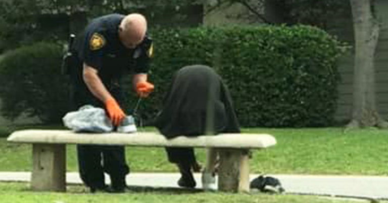 officer-buys-homeless-shoes