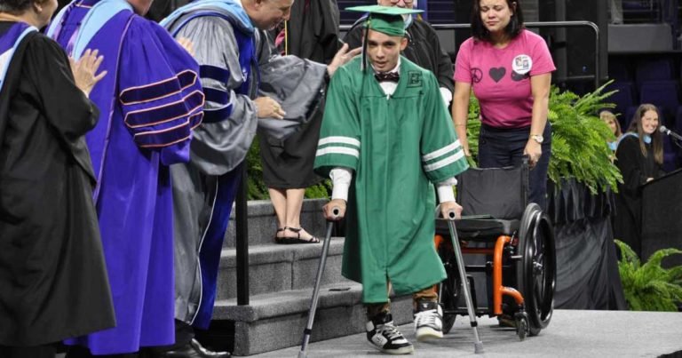 wheelchair-teen-walks-graduation