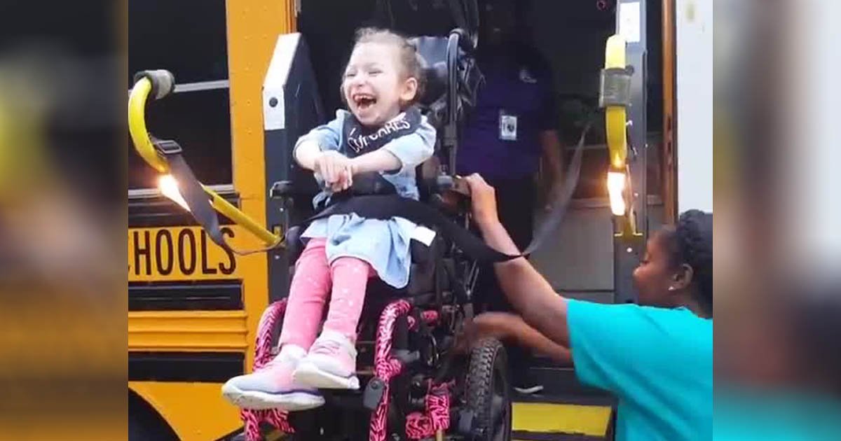 Arianna-Hopper-cerebral-palsy-first-day-school