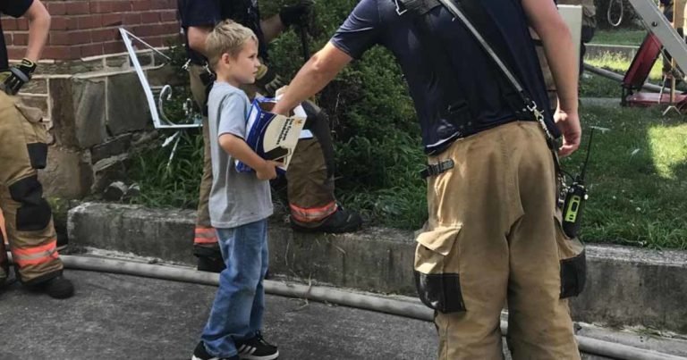 boy-gives-firefighters-icecream