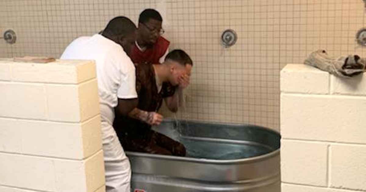 south-carolina-jail-inmates-baptism