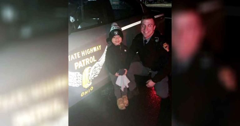 ohio-officer-reunites-toddler-lost-stuffed-animal