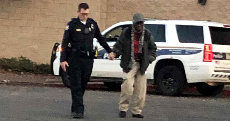 phoenix-police-officer-kindness