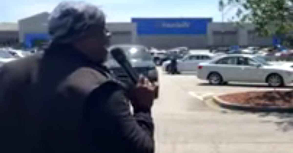 pastor-sings-at-walmart-how-great-is-our-god
