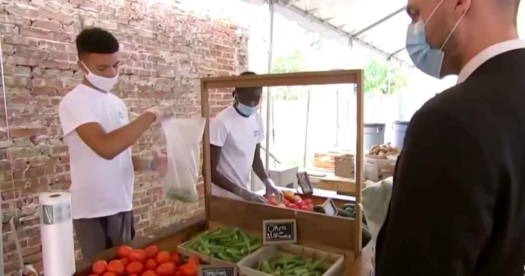 Teens Transform Liquor Store Into Food Market For Community In Need ...