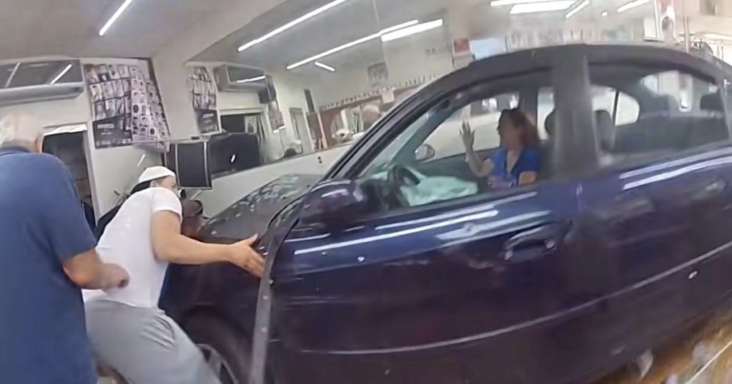 Hero Officers And Bystanders Team Up To Lift Car Off Baby After It