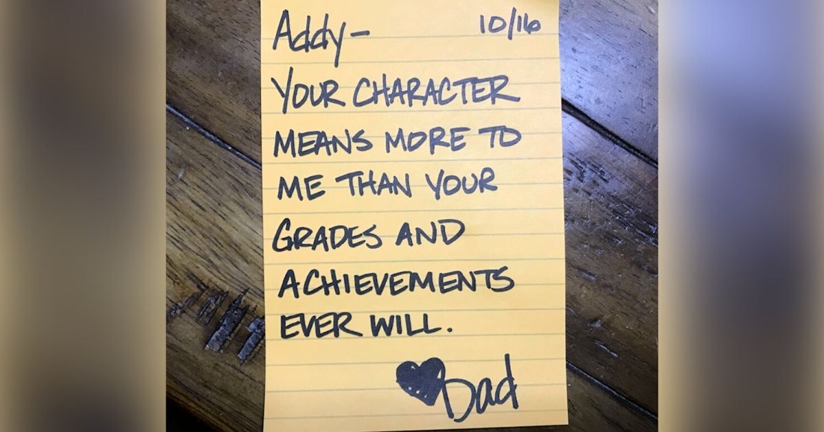 Dad Writes Over 600 Uplifting Lunchbox Notes To Ease Daughter's Anxiety ...