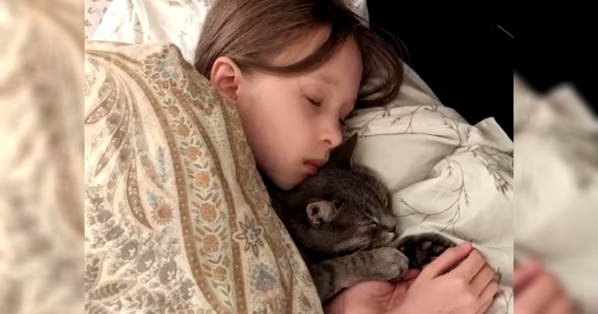 ukrainian-girl-reunited-with-cat-agnessa-bezhenar