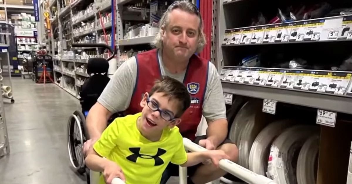 lowes worker act of kindness