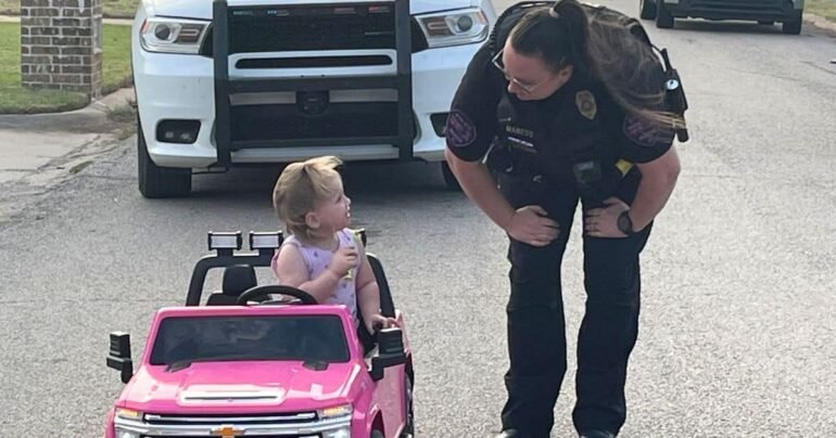 cop pulls over toddler